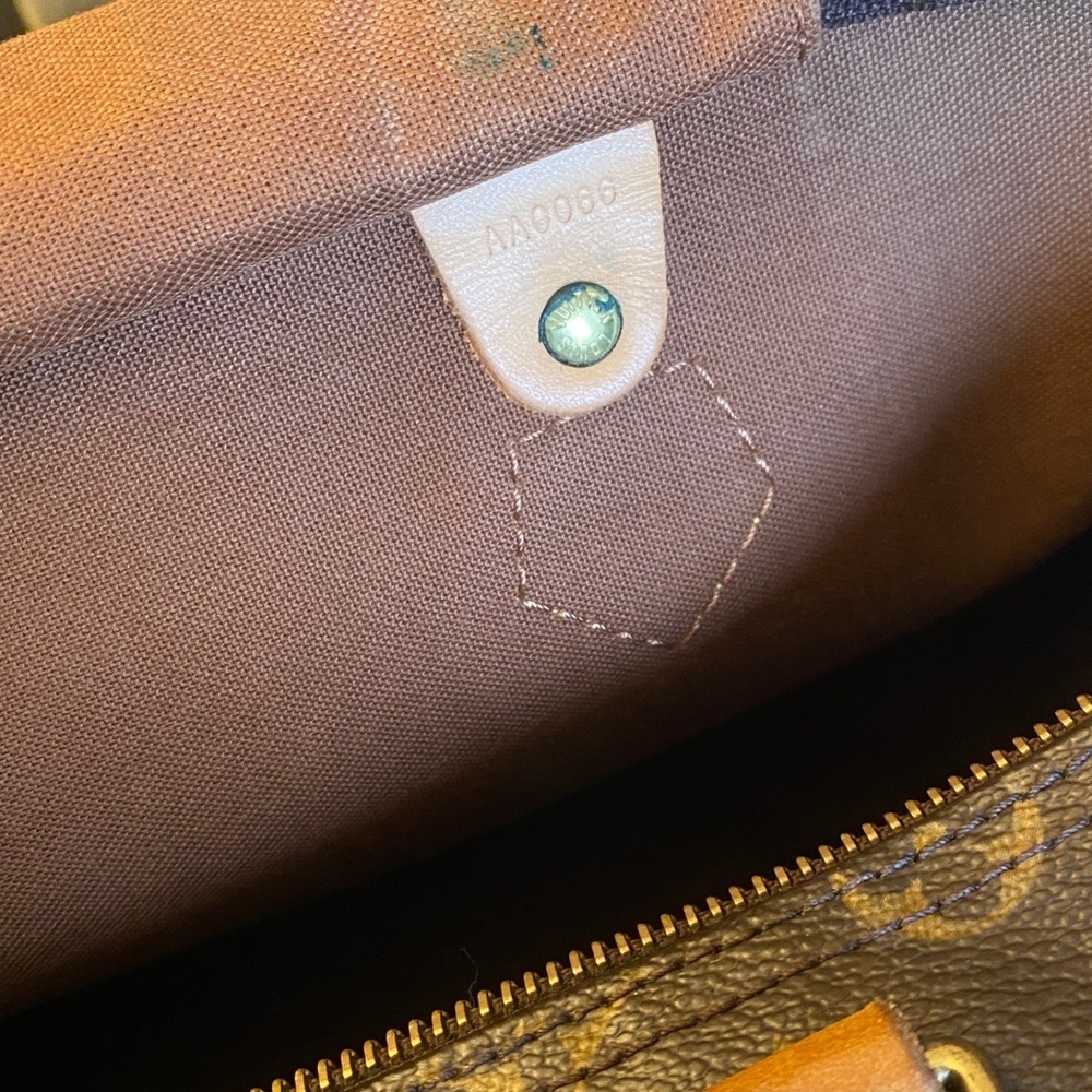 Louis Vuitton Speedy 35 Monogram Bag - Picture 13 of 16